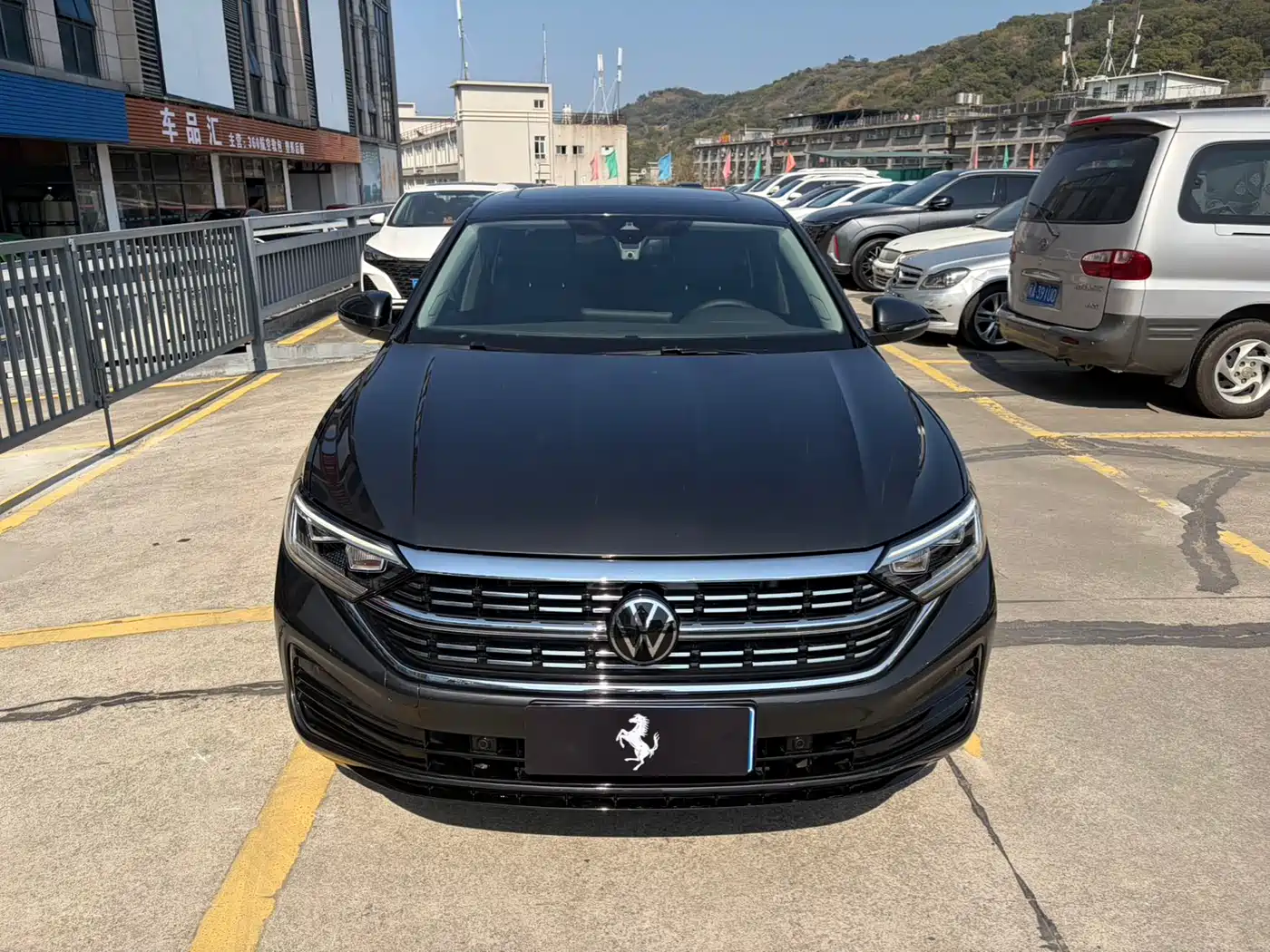 VOLKSWAGEN SAGITAR