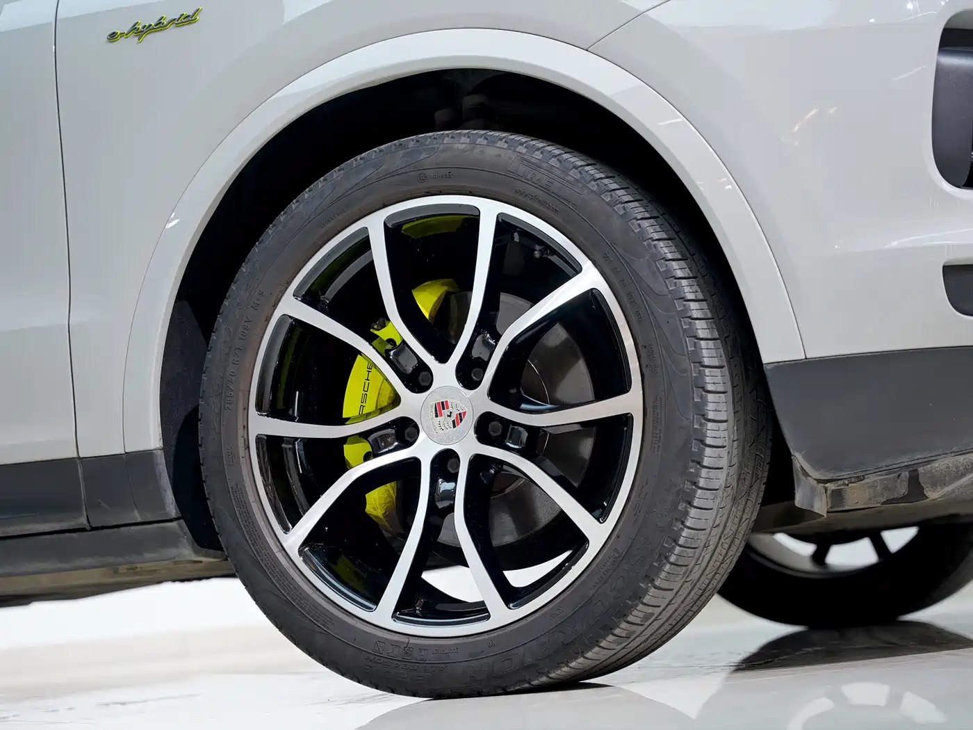 Porsche Cayenne New Energy 2022 Cayenne E-Hybrid 2.0T Platinum Edition фото 11
