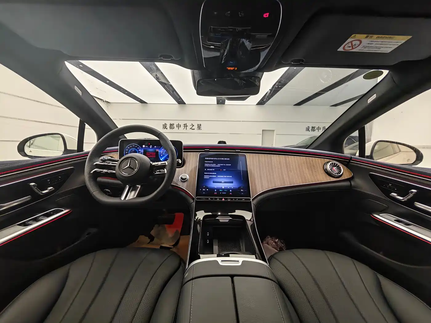 Mercedes-Benz EQE 2025 Model 500 4MATIC Luxury Edition фото 14
