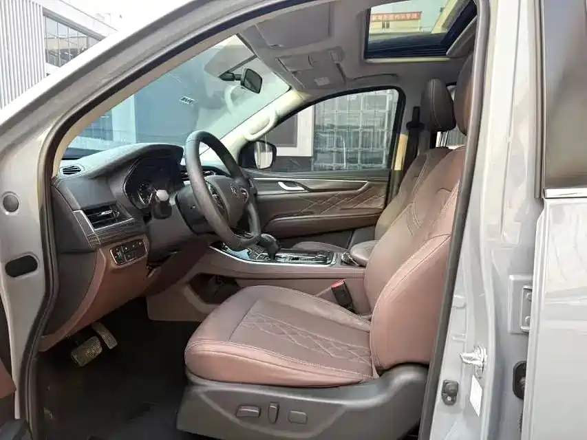 Dongfeng Rich 7 2023 2022 2.3T Automatic 4WD Diesel Standard Long Cargo M9T