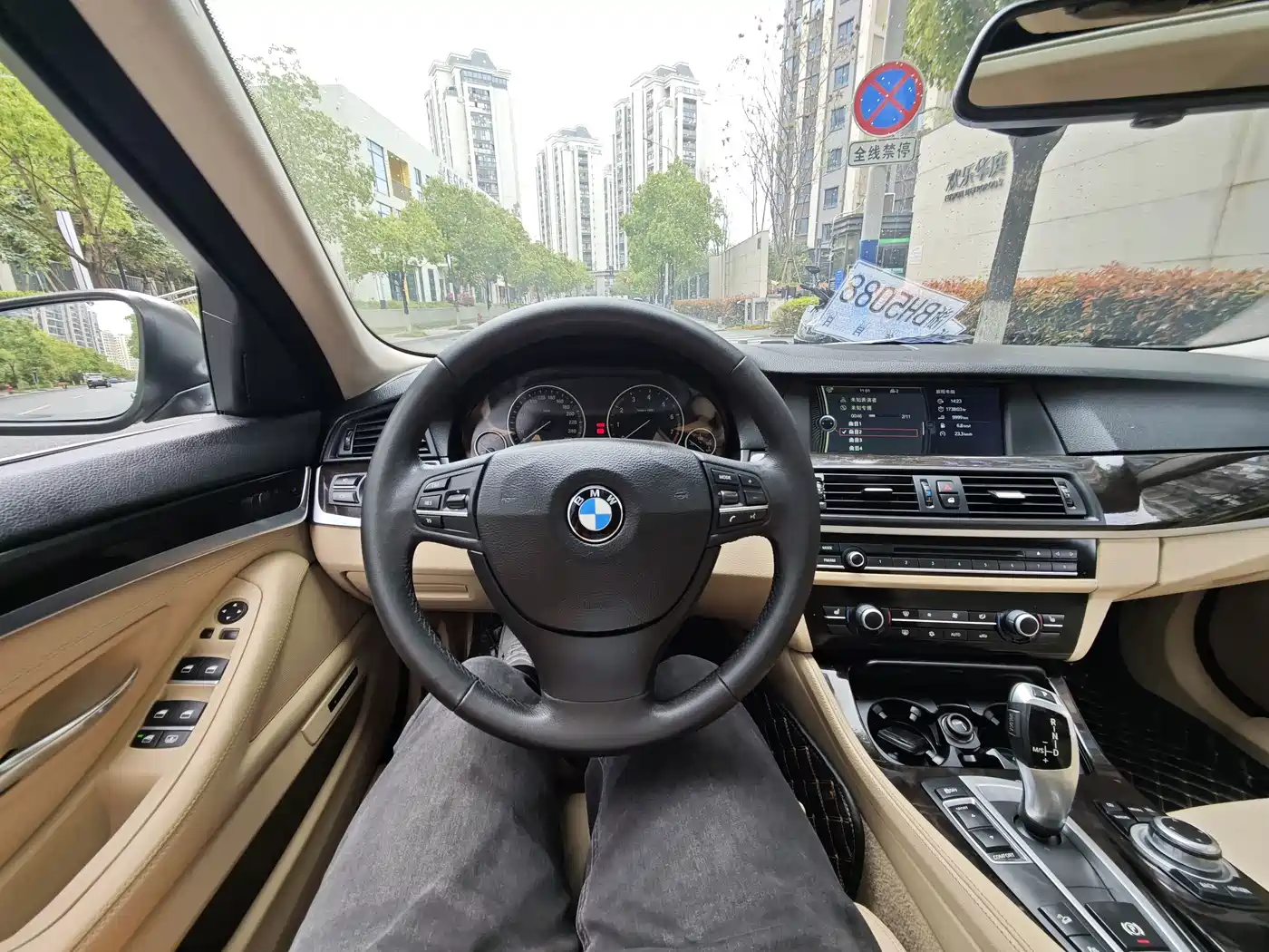 BMW 5 Series (Import) 2012 528i xDrive Luxury Model фото 9