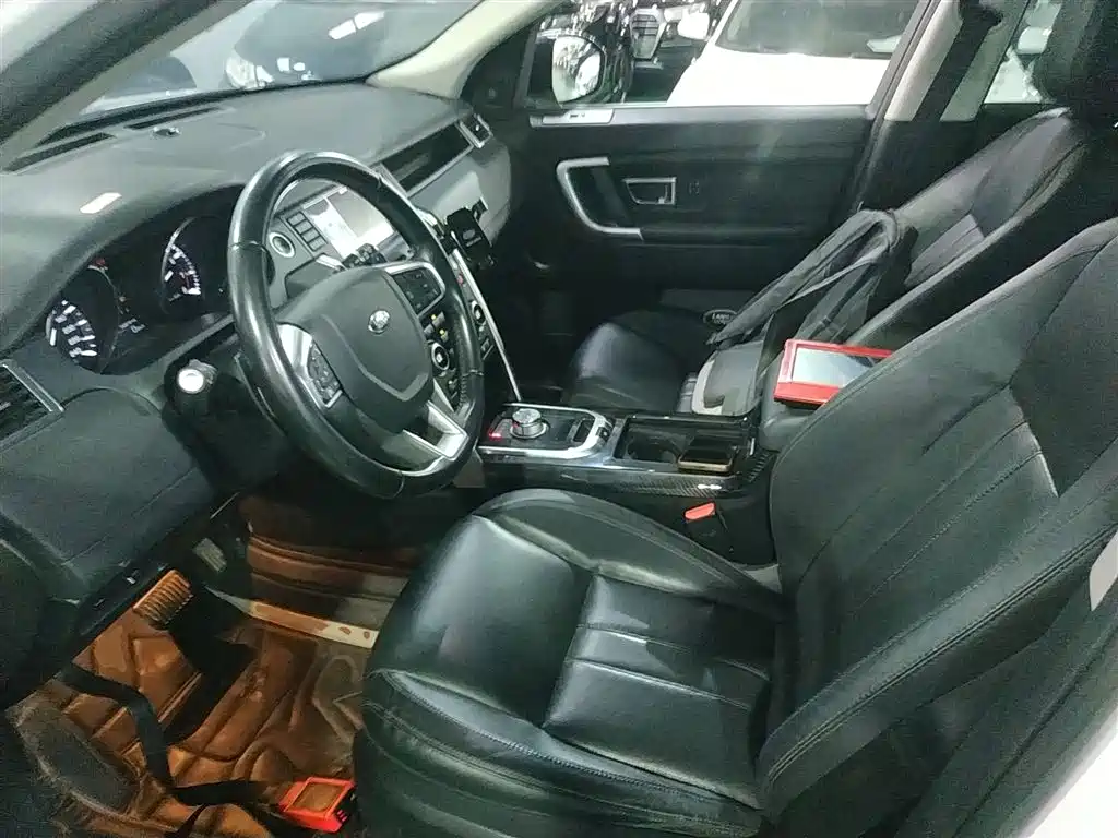 Land Rover Discovery Sport 2016 2.0T HSE фото 7