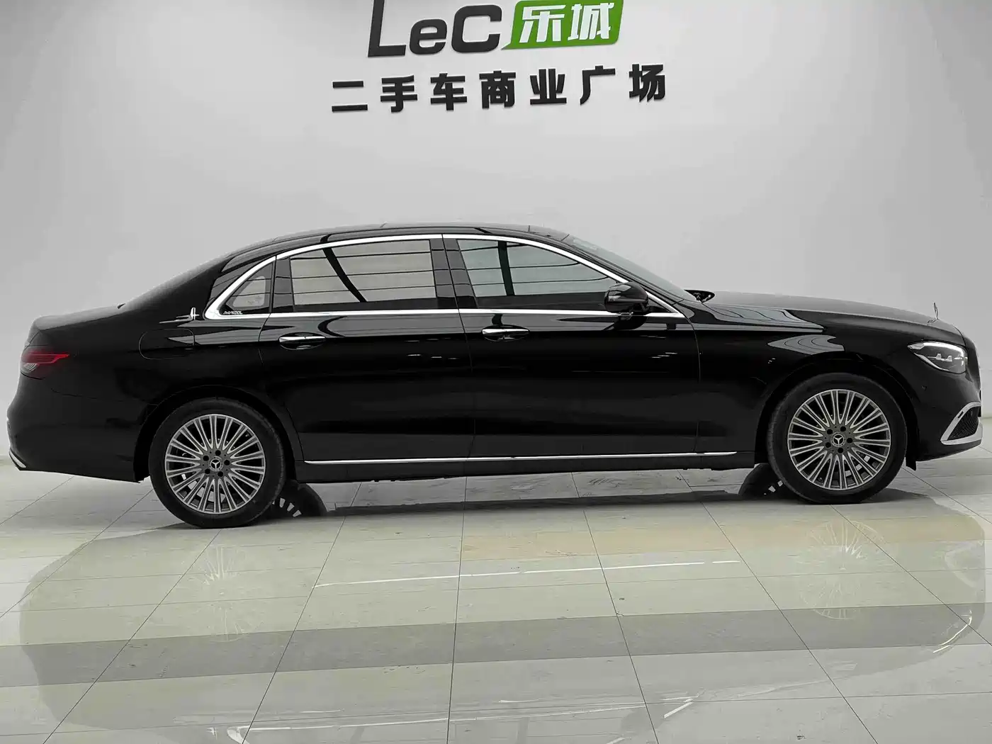 Mercedes-Benz E-Class 2023 E 300 L Luxury фото 13