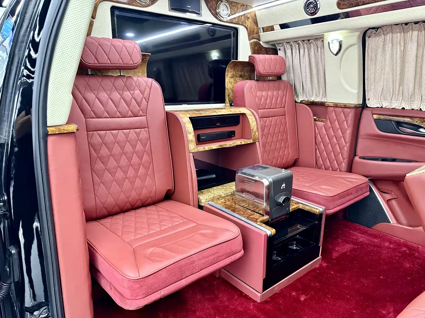 Фото 7 - Cadillac Escalade
