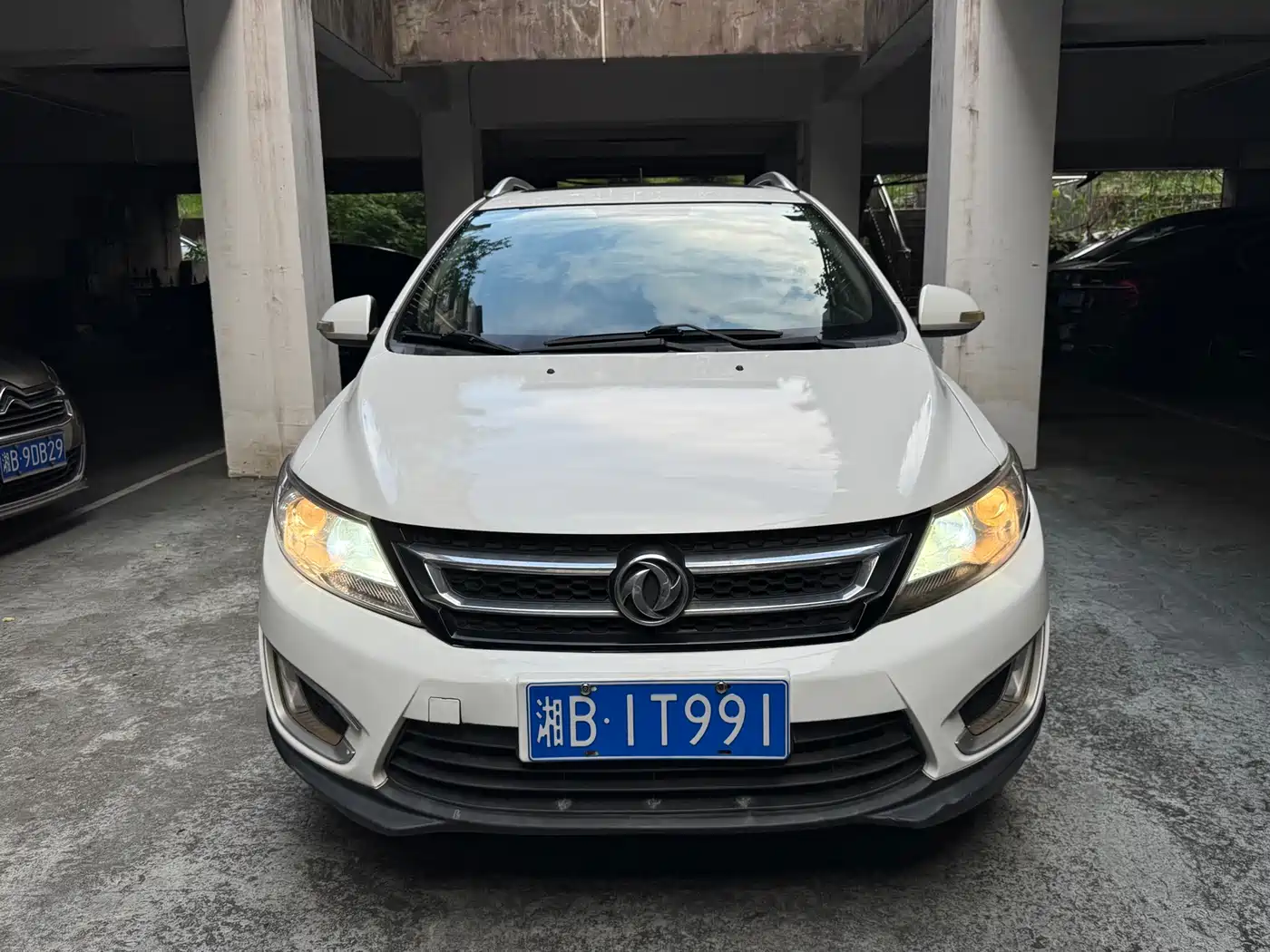 Dongfeng Aeolus Dongfeng Fengshen AX3 2016 2016 1.5L Automatic Premium Cool Edition