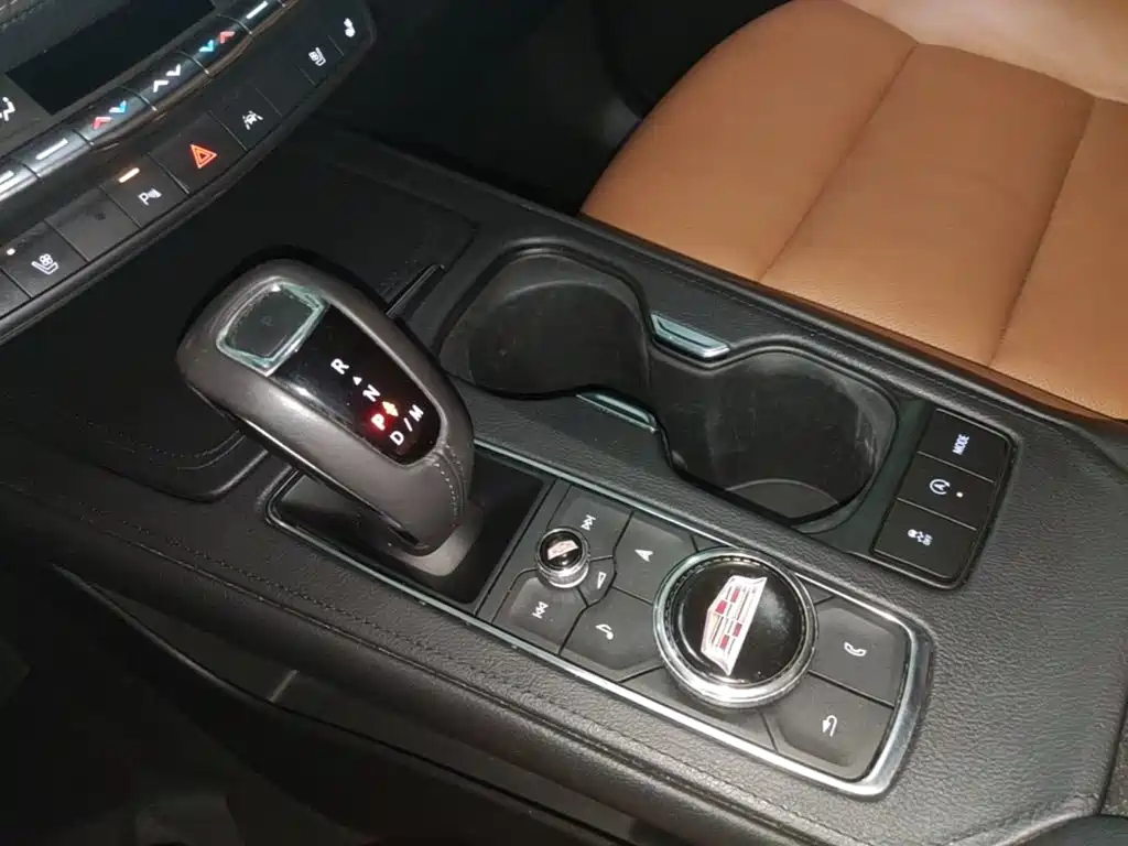 Photo 14 - Cadillac XT4