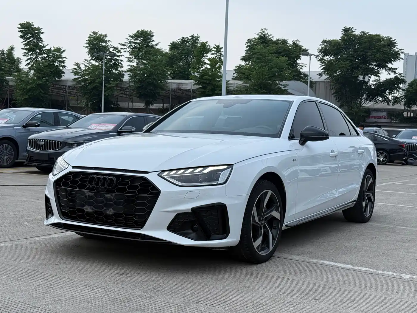 Audi A4L 2023 40 TFSI Bang&Olufsen Starlight Edition