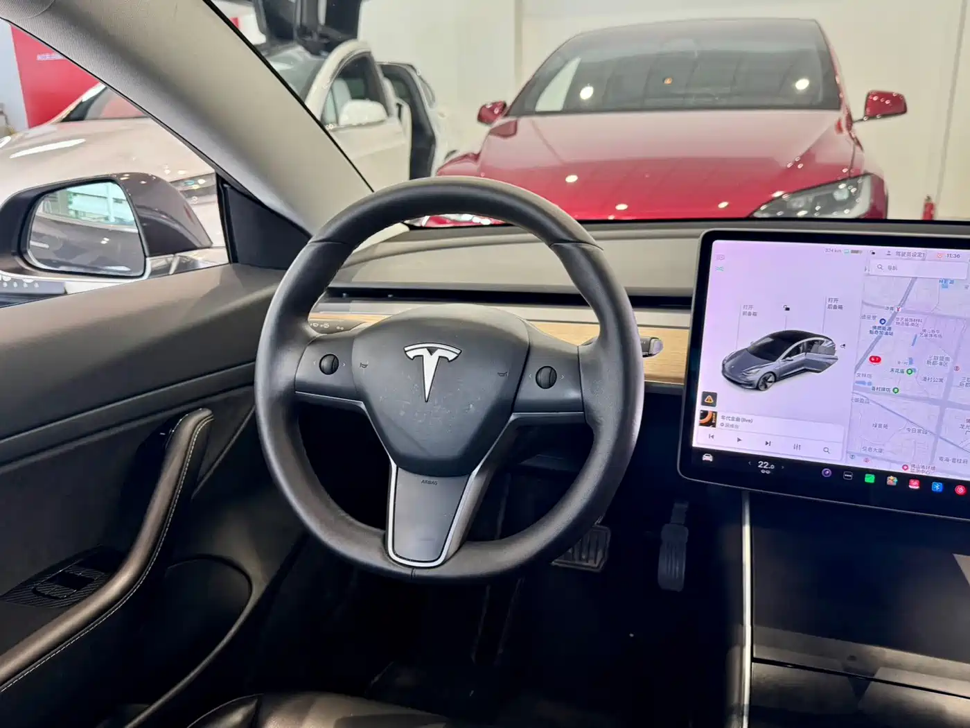 Фото 11 - Tesla Model 3