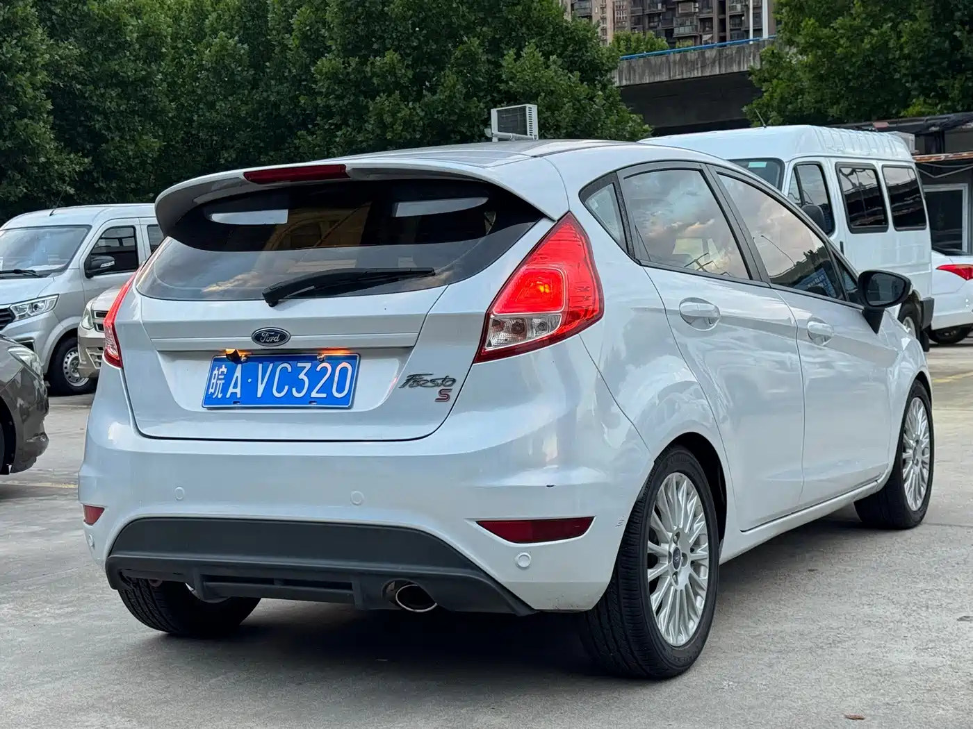 Photo 5 - Ford Fiesta