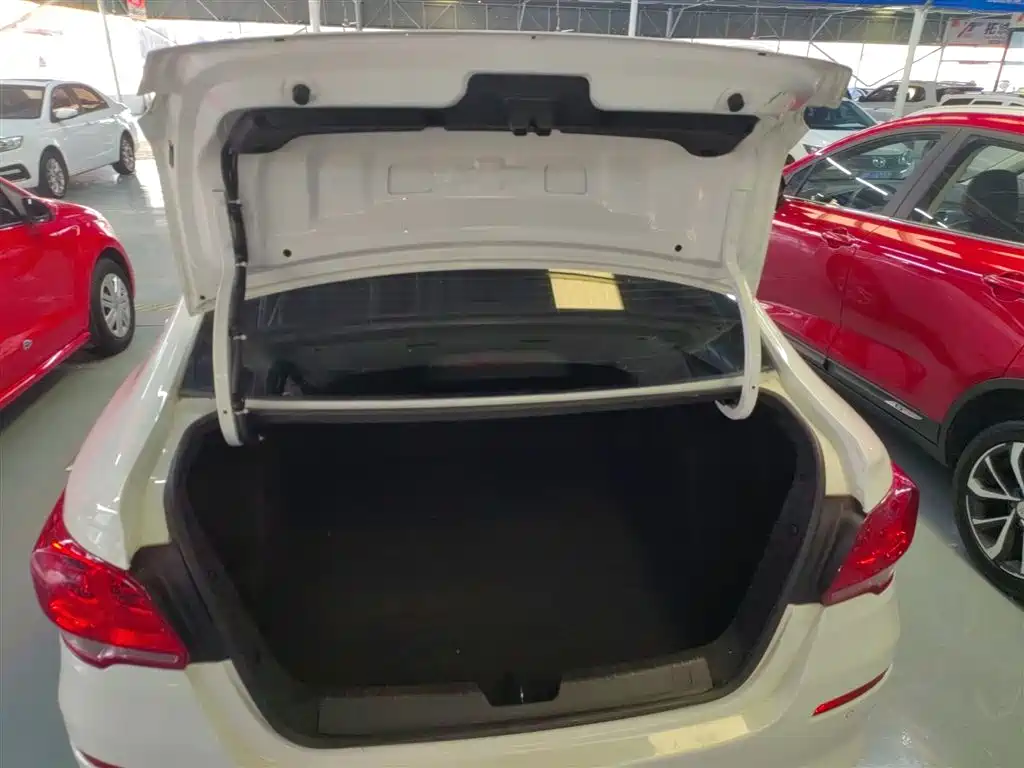 Chevrolet Cavalier 2019 320 Automatic Joy Edition фото 19