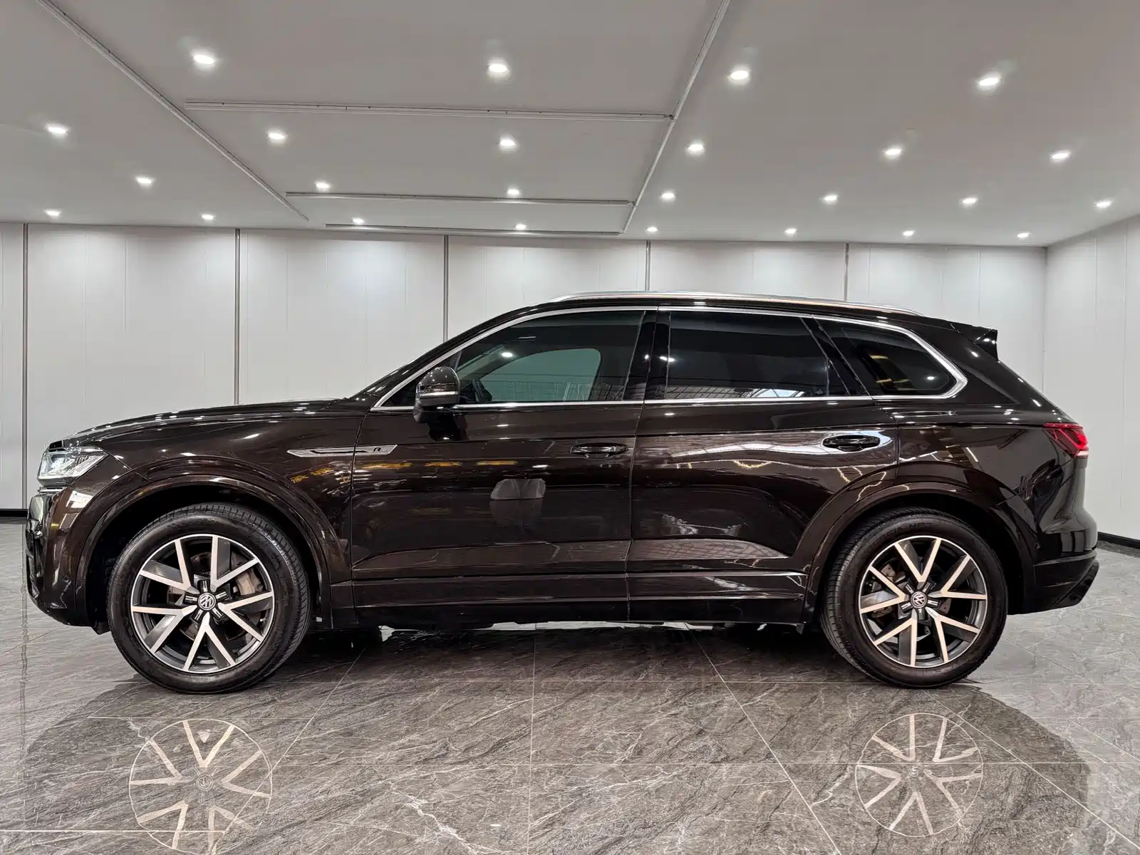 Фото 8 - Volkswagen Touareg