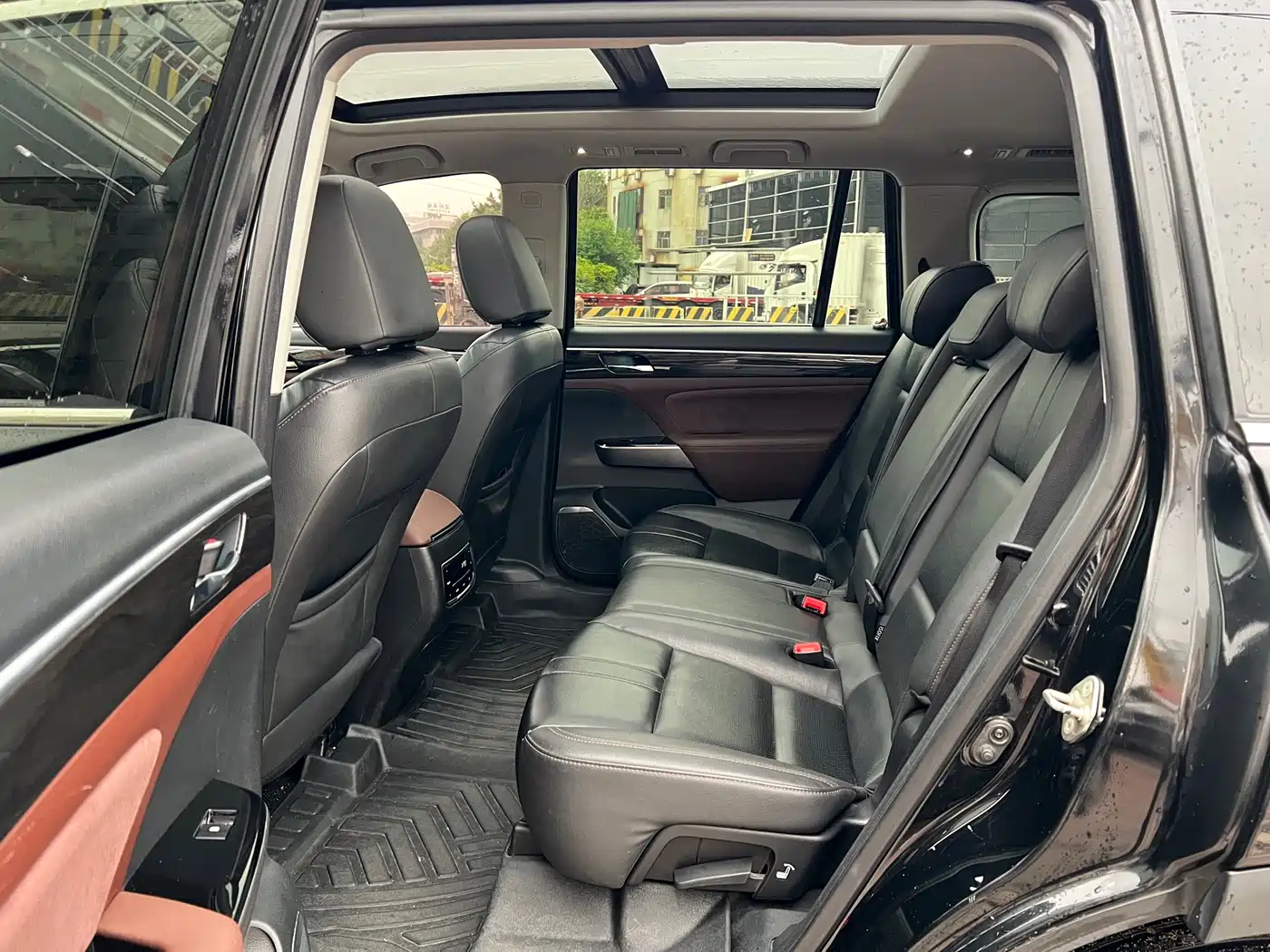 GAC Trumpchi Trumpchi GS8 2017 320T 2WD Luxury Smart Connect (7-seater) фото 17