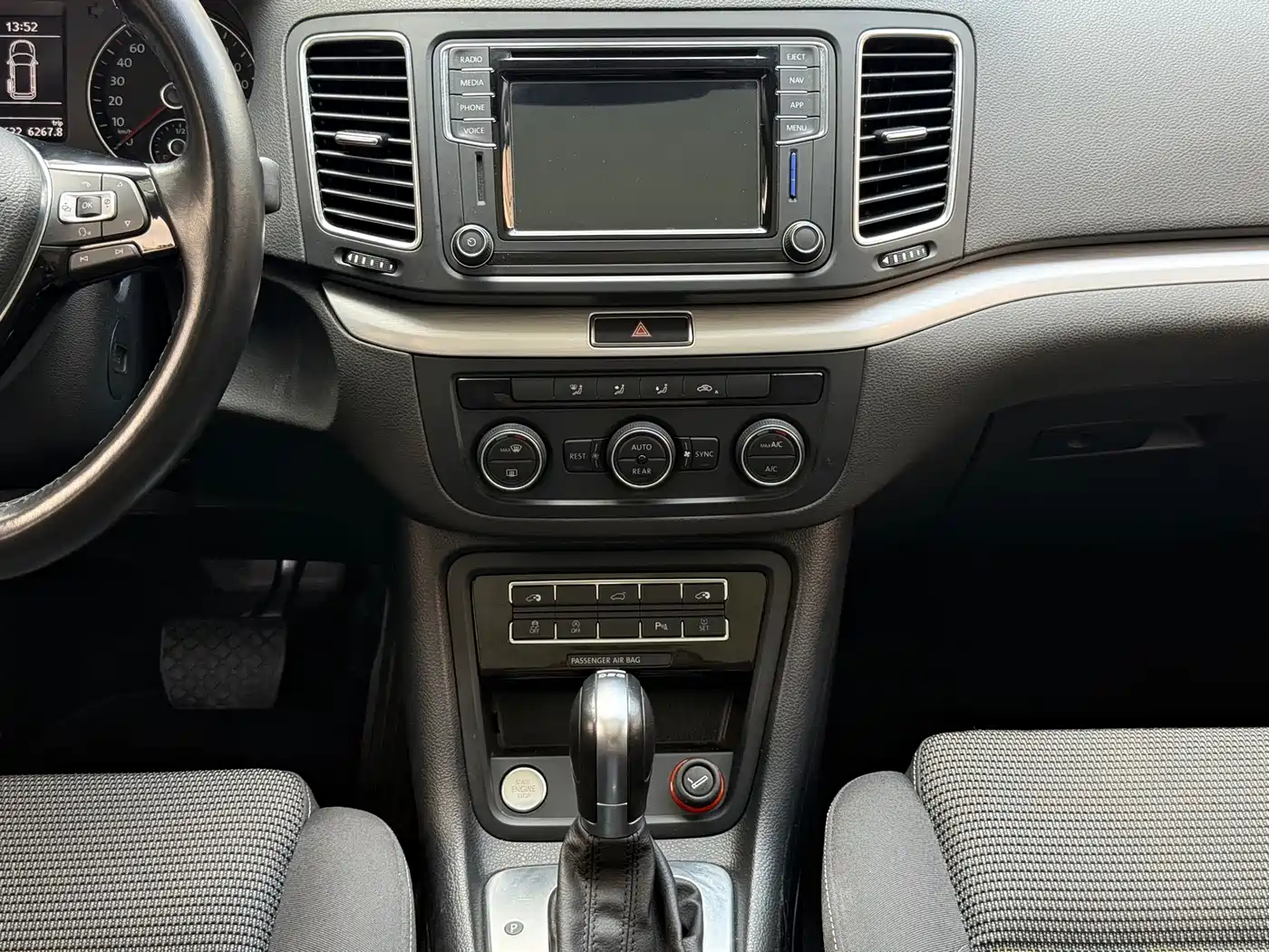 Volkswagen Sharan 2018 380TSI Comfort 7-Seater фото 19