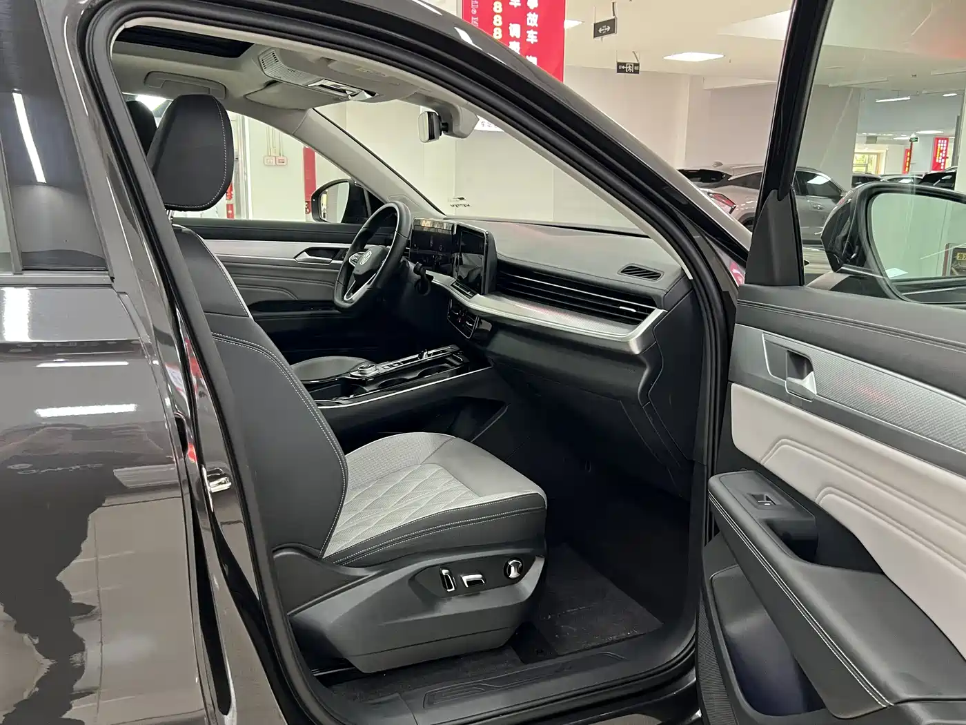 Volkswagen Talagon 2024 380TSI 4WD R-Line Touring фото 12