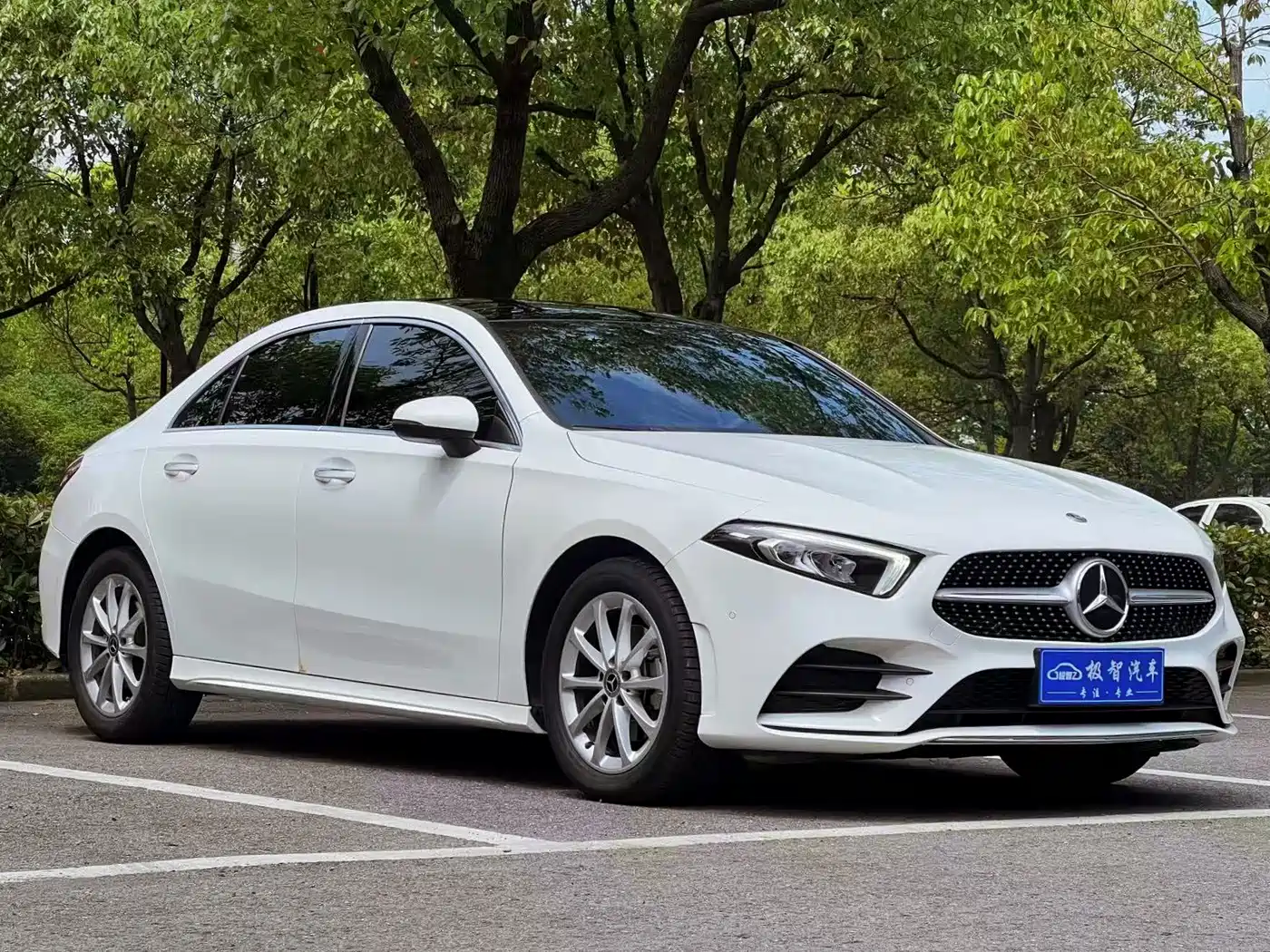 Mercedes-Benz A-Class 2023 A 200 L Fashion фото 3
