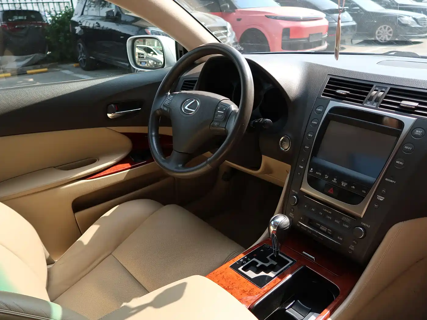 Photo 17 - Lexus GS