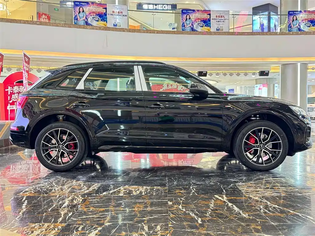 Audi Q5L 2025 45th Anniversary Edition 45 TFSI Luxury Sport фото 4