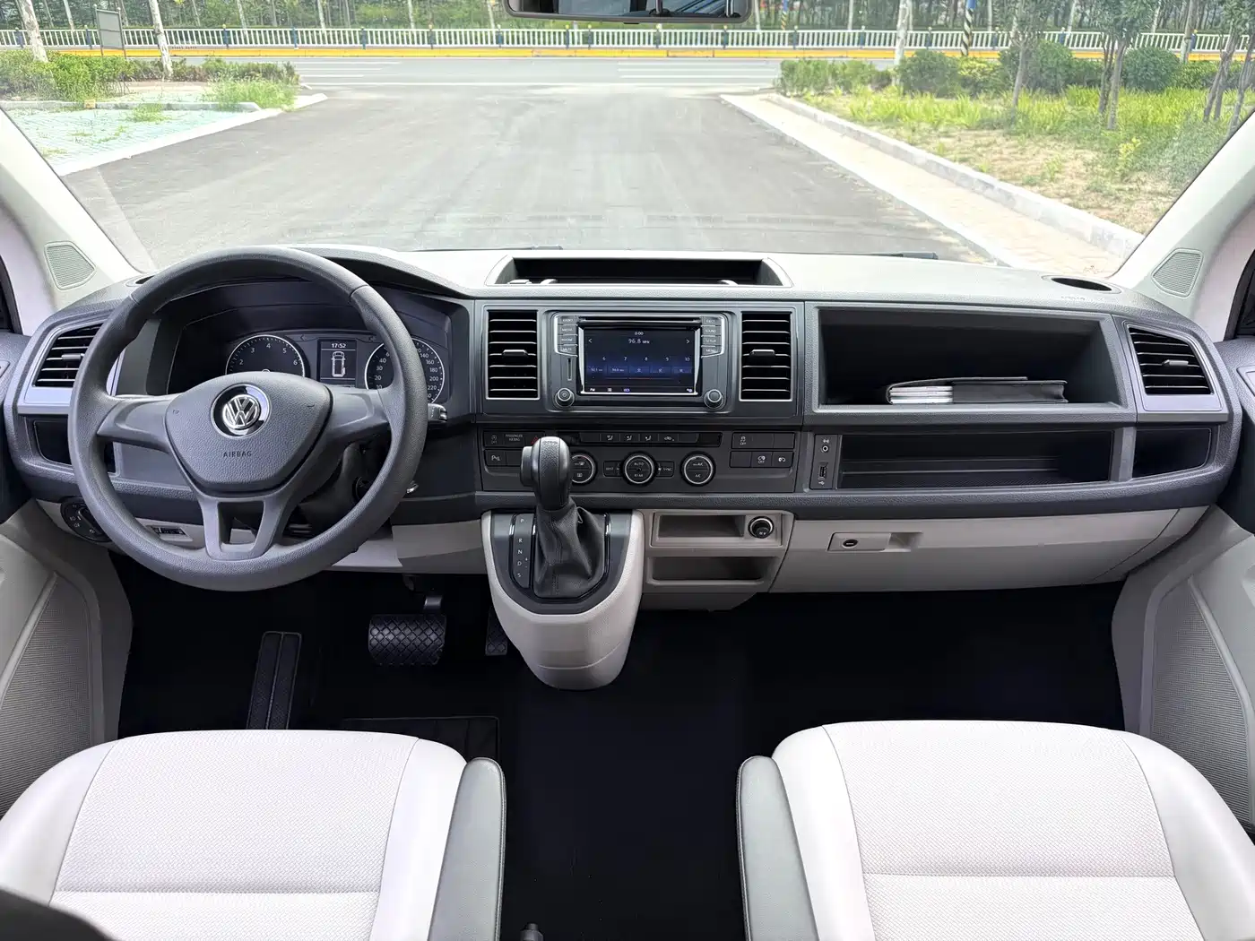 Volkswagen Caravelle 2016 2016 2.0TSI AWD Comfort 9-Seater
