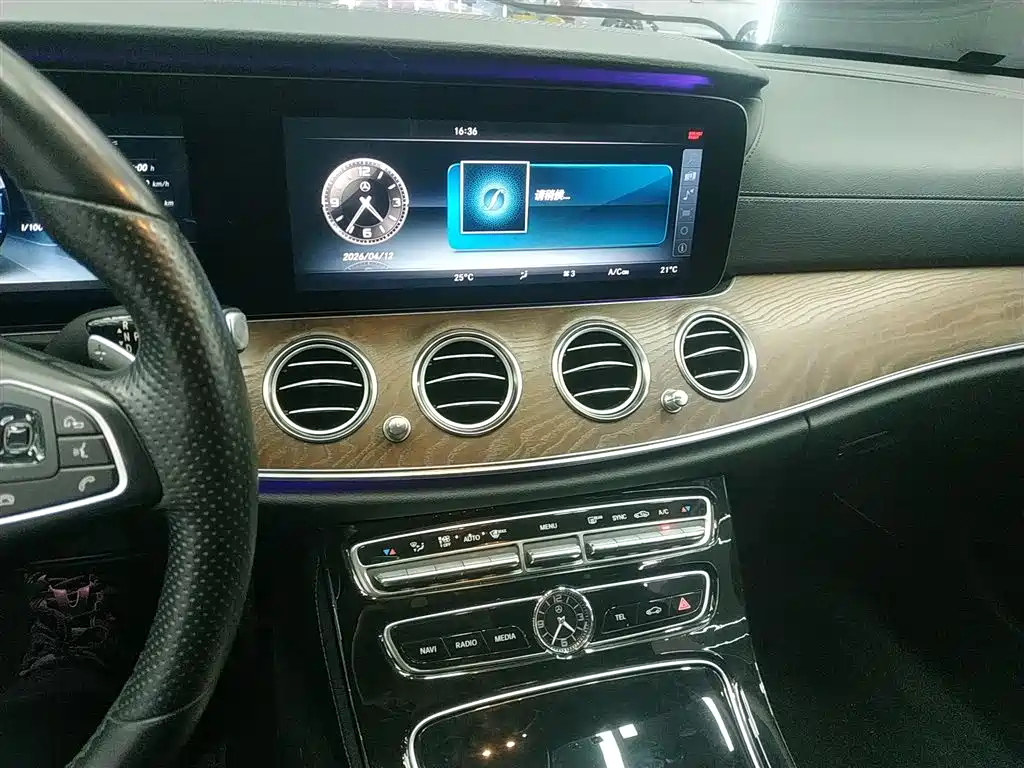 Mercedes-Benz E-Class 2016 E 300 L Fashion Type фото 13