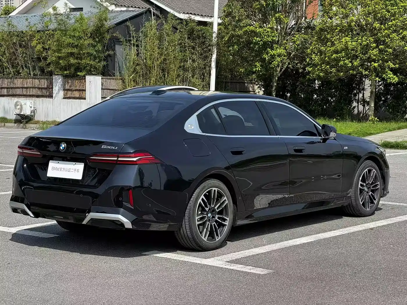BMW 5 Series 2024 530Li Leading M Sport Package фото 15