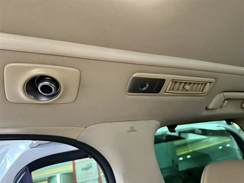 Toyota Vellfire 2021 Crown Hybrid 2.5L HV Premium Edition фото 26