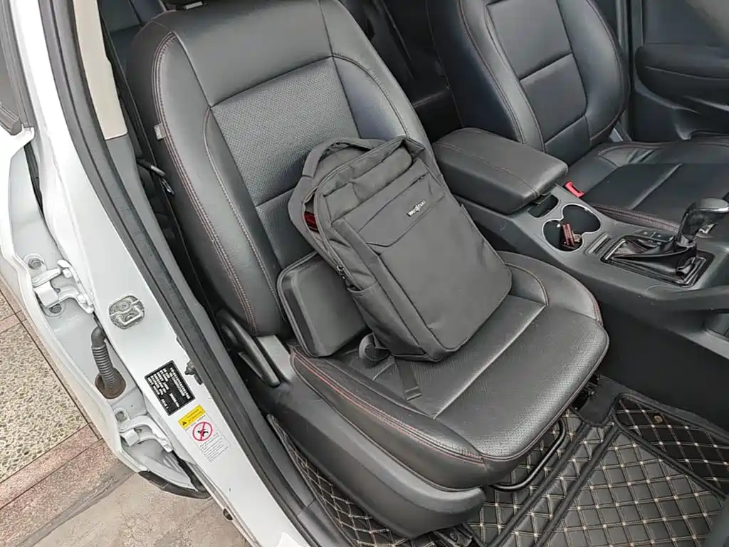 Фото 25 - Changan CS75