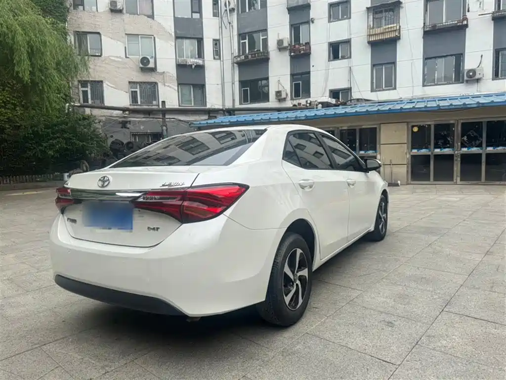 Toyota Levin 2018 185T CVT Luxury Edition фото 10