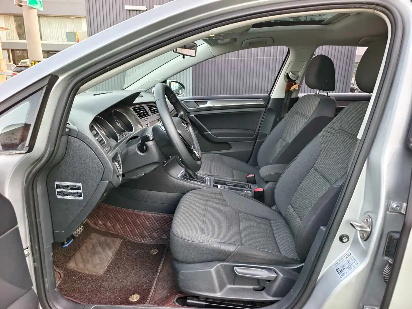 Volkswagen Golf 2015 1.6L Automatic Comfort фото 10