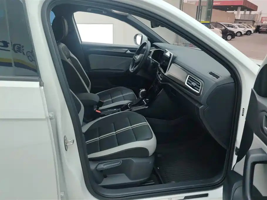 Volkswagen T-ROC 2024 300TSI DSG 2WD Morning Light Edition фото 8