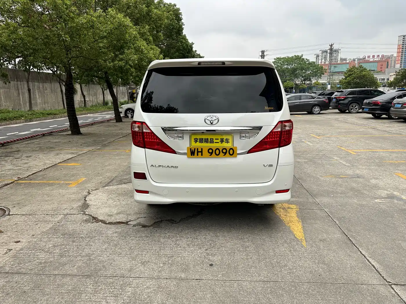 Toyota Alphard 2011 3.5L Luxury Edition фото 5