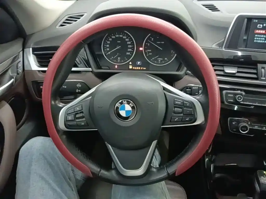 BMW X1 2018 sDrive18Li Premium Model фото 11