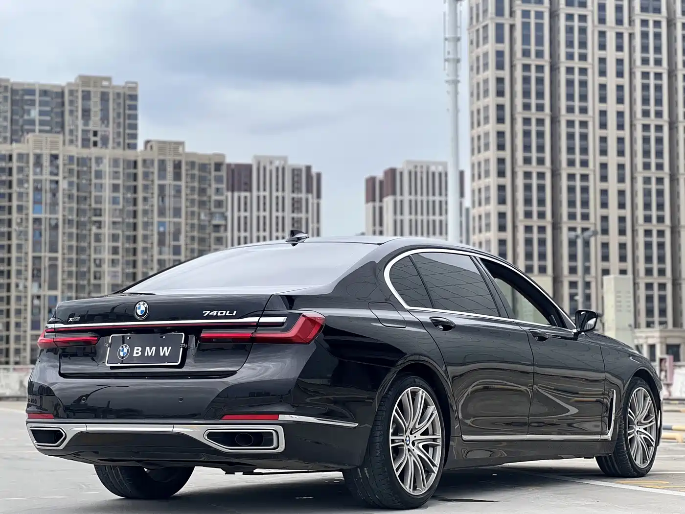 BMW 7 SERIES