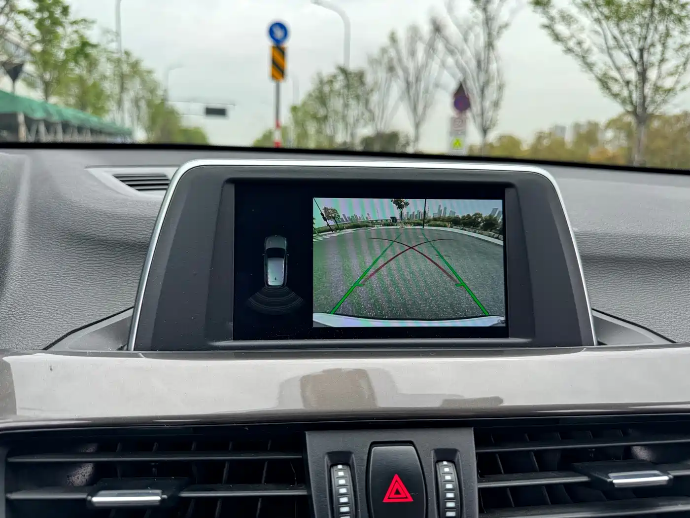 BMW X1 2018 sDrive18Li Premium Model фото 21