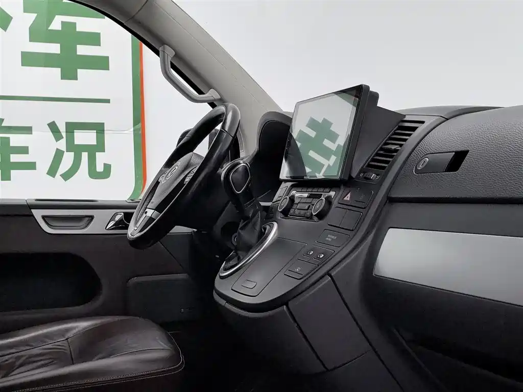 Volkswagen Multivan 2012 2.0TSI 2WD Luxury Edition фото 22