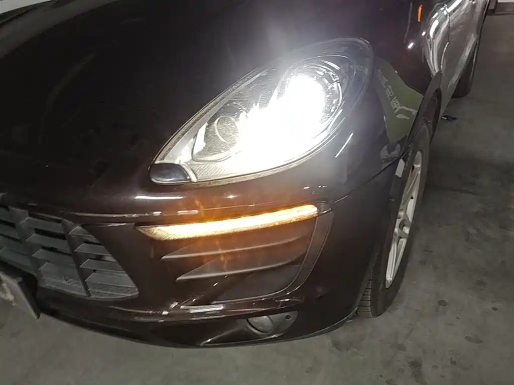 Porsche Macan 2016 Macan 2.0T фото 24