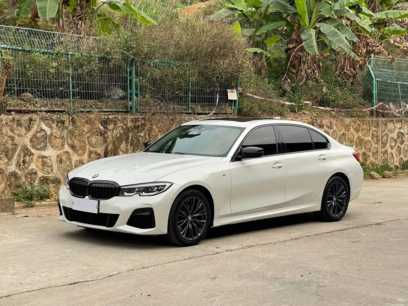 BMW 3 Series 2025 330Li M Sport Night Edition