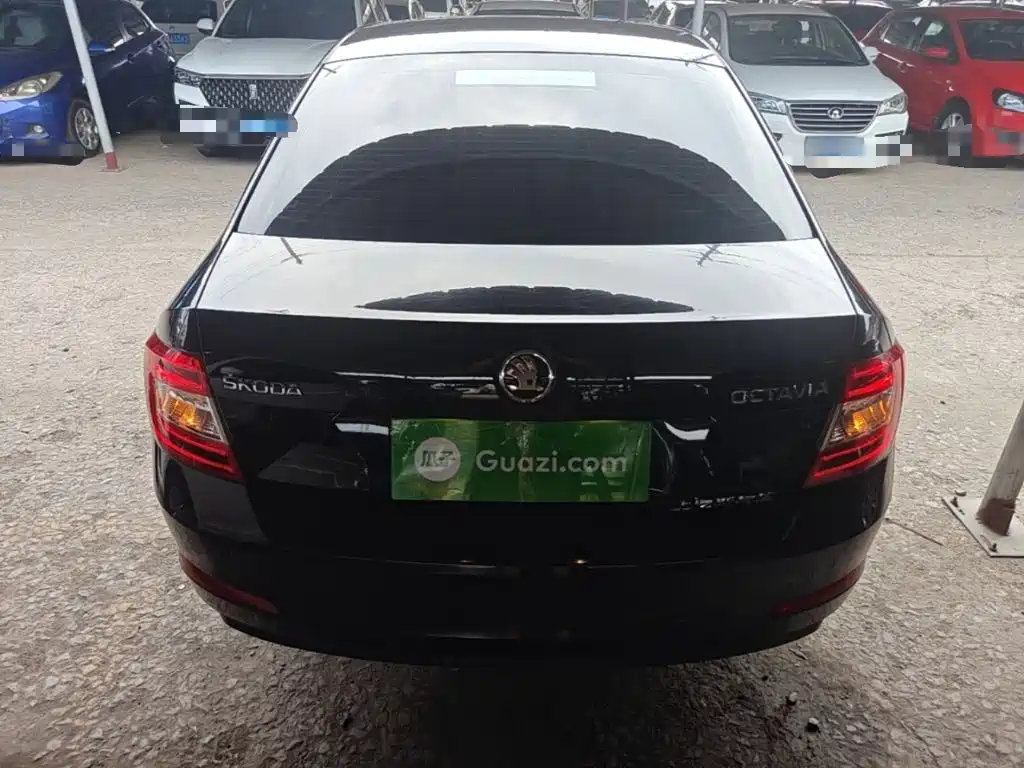 Фото 6 - Škoda Octavia