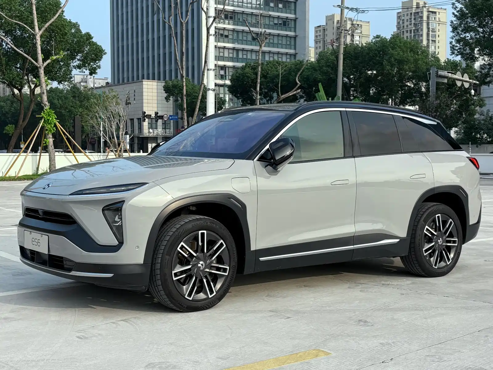 Фото 1 - NIO ES6