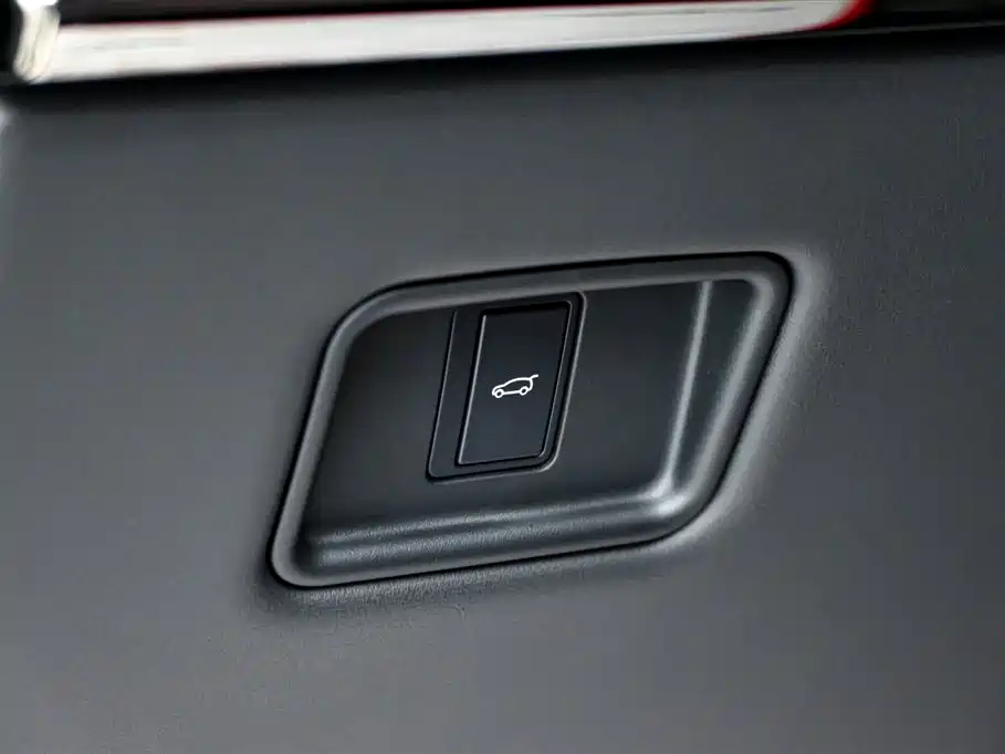 Land Rover Range Rover Sport 2025 400PS Hidden Edge Special Edition фото 24