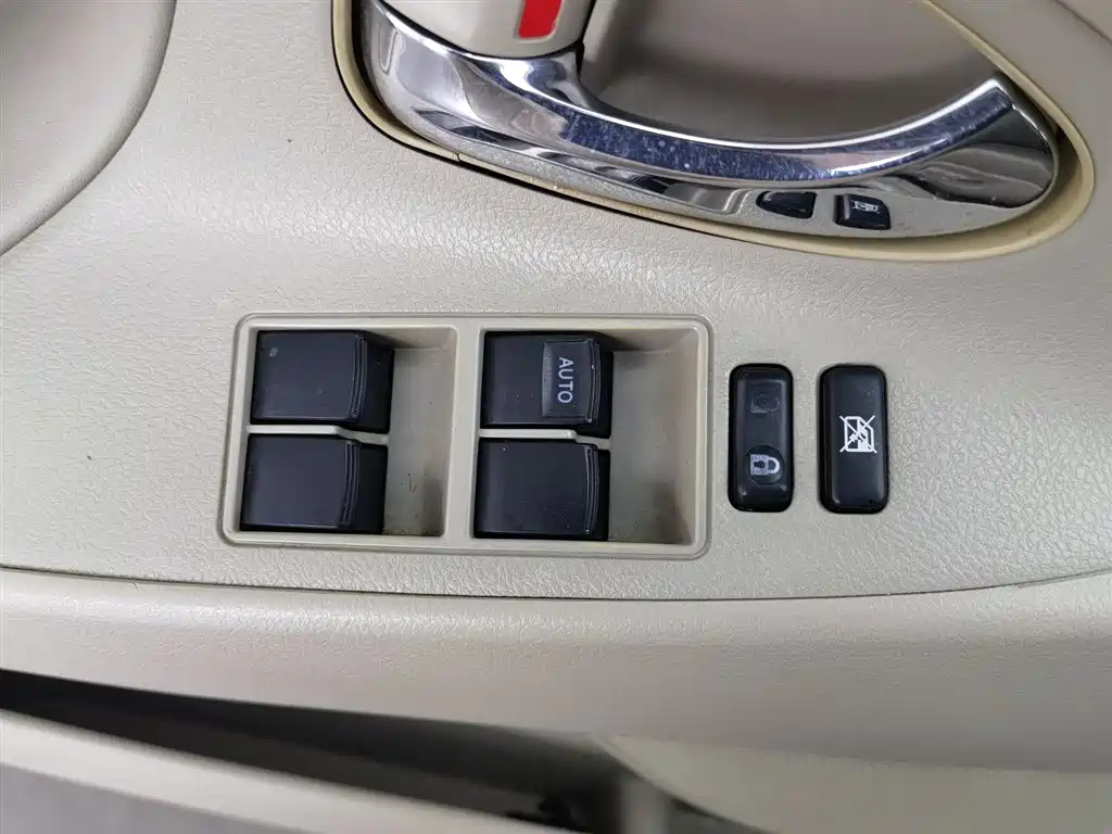 Toyota Camry 2011 240G Classic Anniversary Edition фото 9