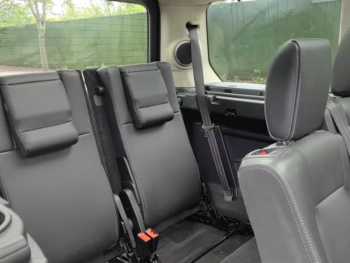 Land Rover Discovery 2016 3.0 SC Gloss Black Collector's Edition HSE фото 8