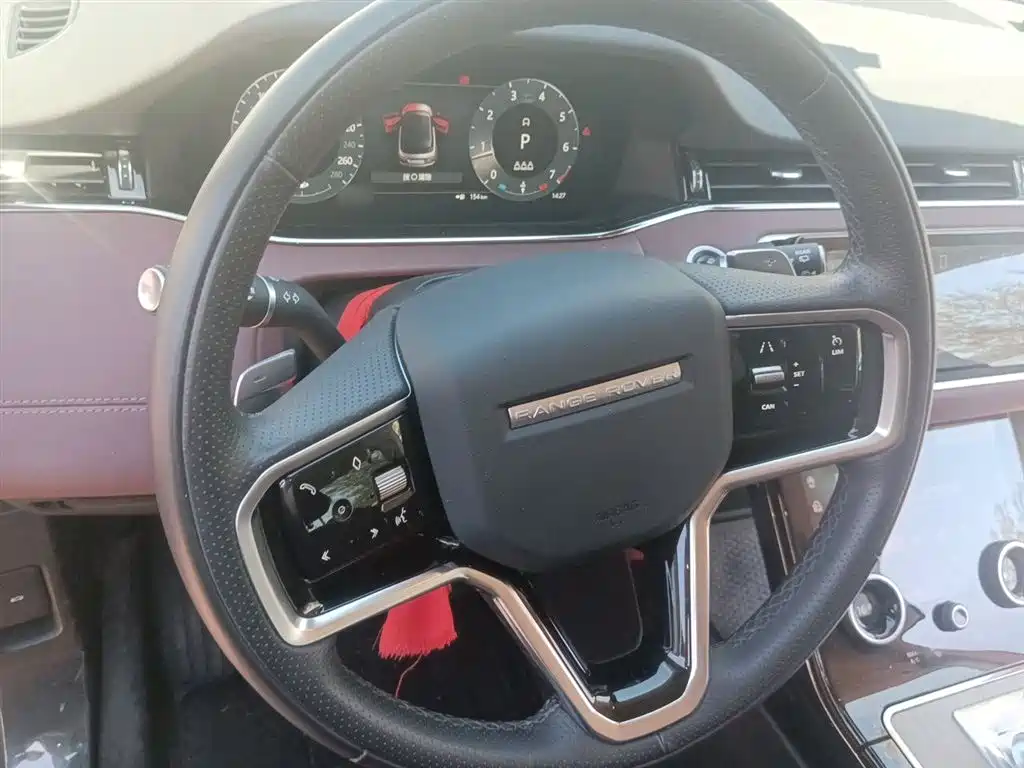 Land Rover Range Rover Evoque 2023 Range Rover Evoque L 249PS Luxury Edition фото 7