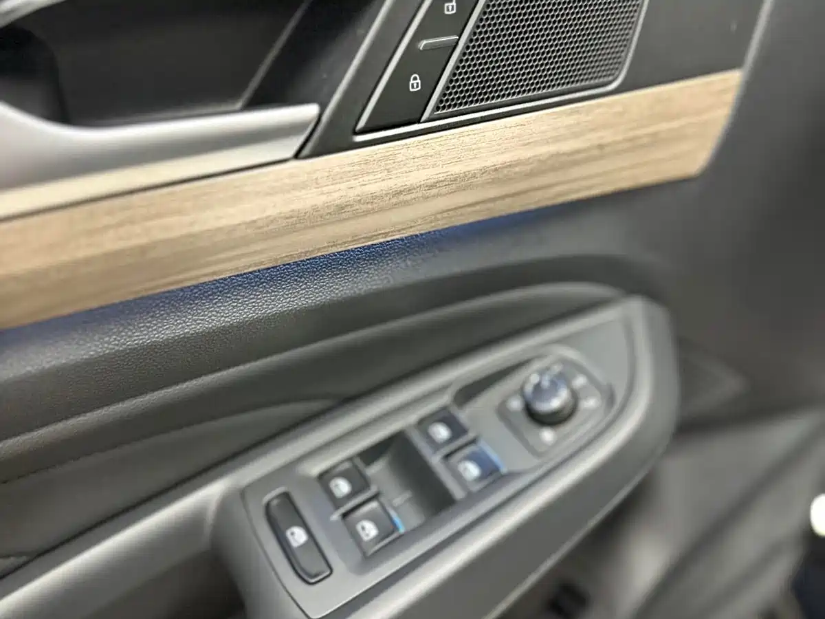 Volkswagen Passat 2019 330TSI Luxury Edition China VI фото 7