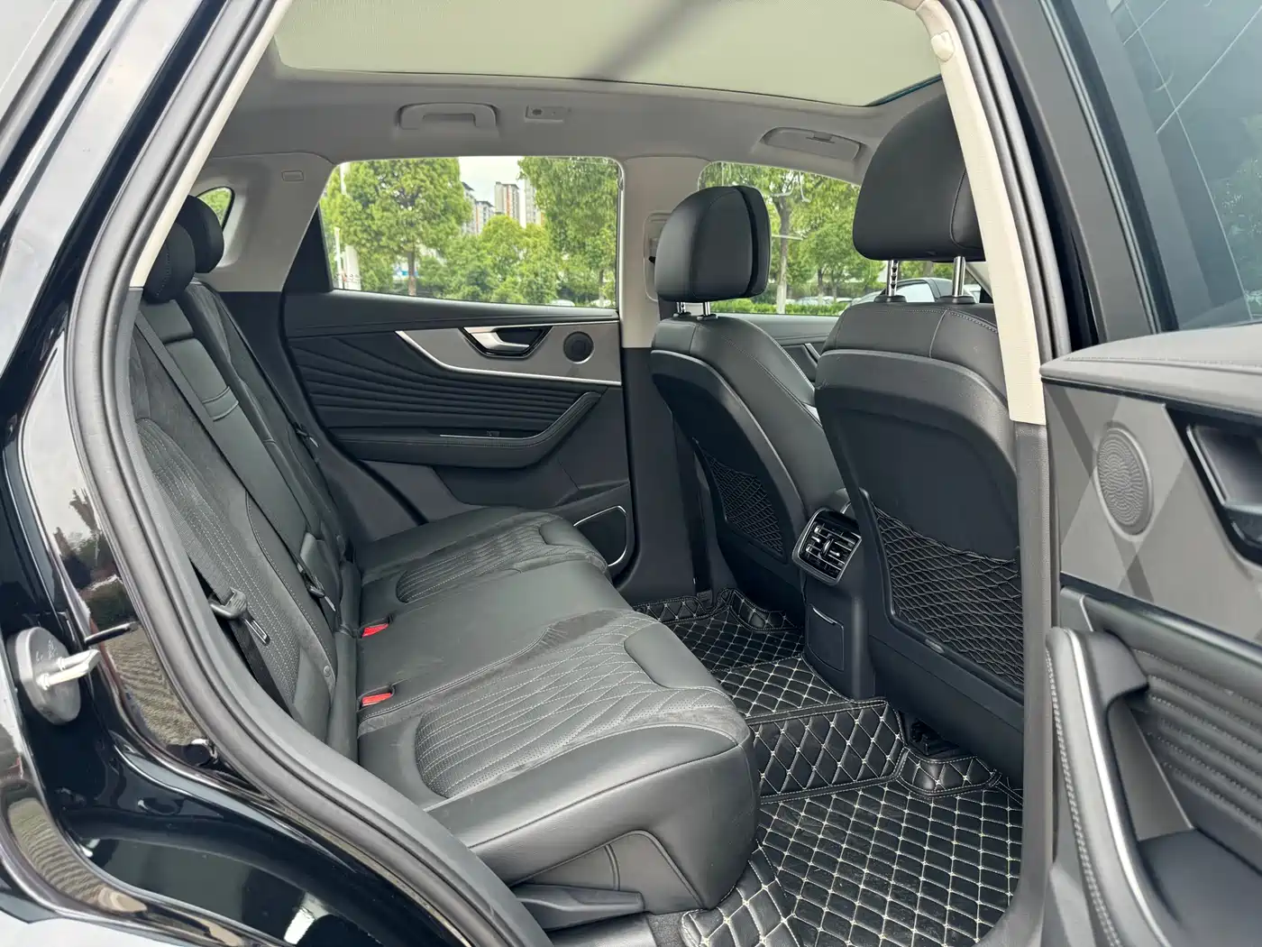 Hongqi HS5 2023 2.0T AWD Flag Enjoy Pro Edition фото 7