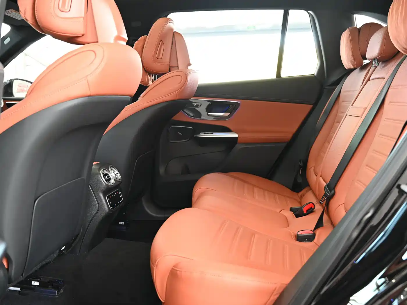 Mercedes-Benz GLC 2023 Facelift GLC 300 L 4MATIC Sport 5-Seater фото 21