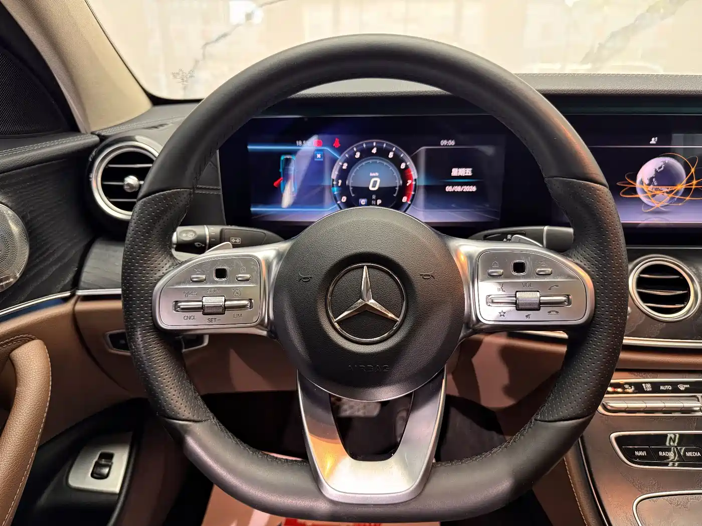 Mercedes-Benz E-Class 2019 E 200 L Sport фото 13
