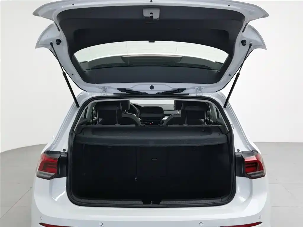 Volkswagen Golf 2023 Facelift 280TSI DSG Pro фото 16