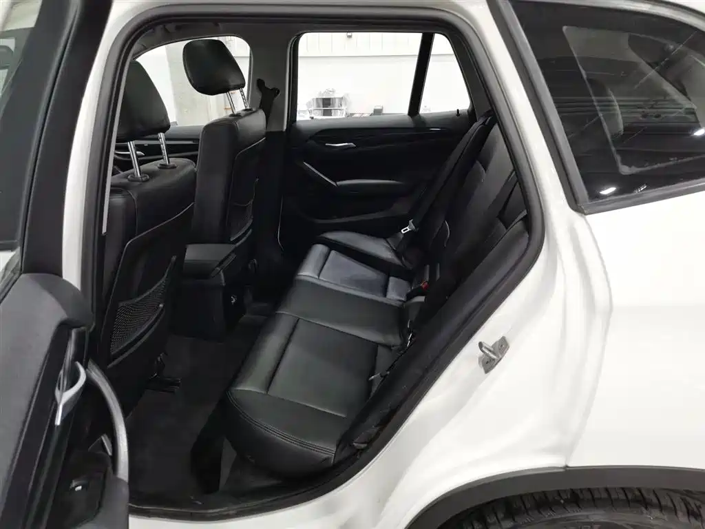 BMW X1 2015 Model sDrive18i Fashion Advanced Edition фото 15