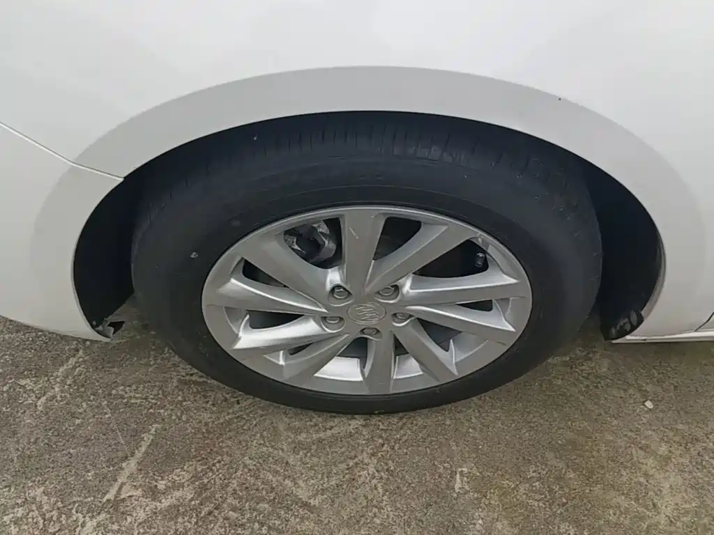 Фото 23 - Buick Verano