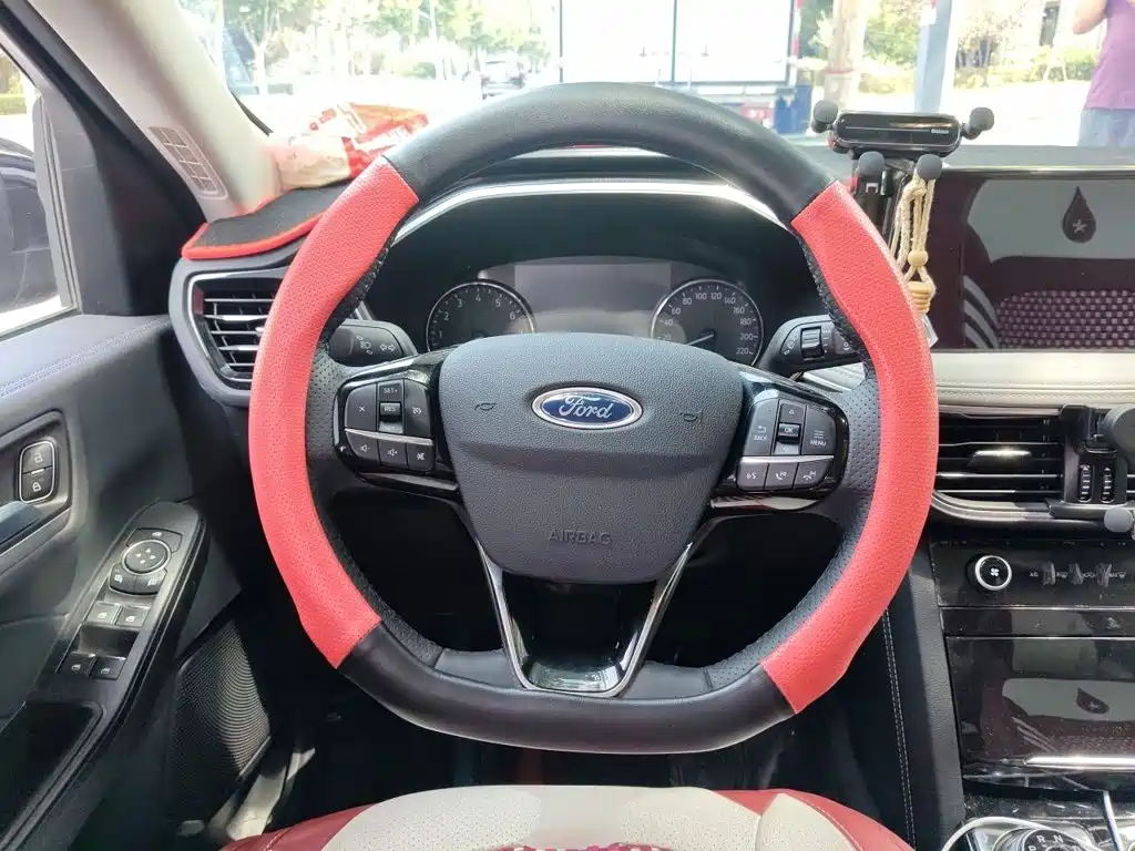 Ford Escape 2025 2024 Model EcoBoost 245 2WD Premium Edition